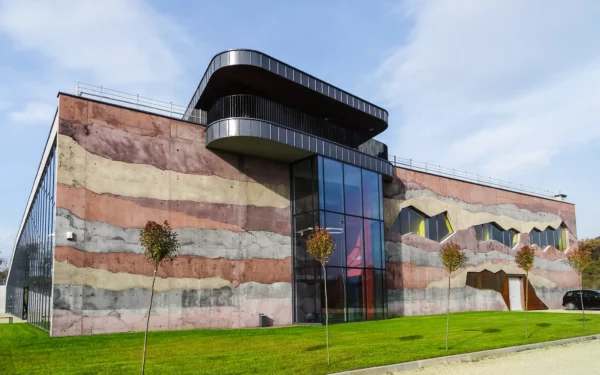 Zentrum für Wissenschaft und Technologie in Podzamcze / Polen