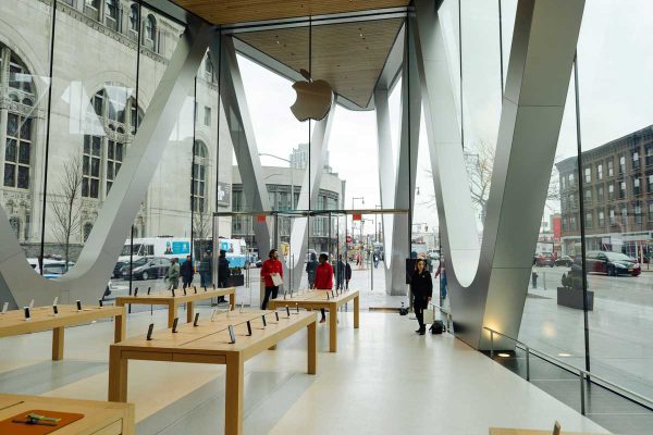 Klimakonvektoren in der neue Apple Store in New York / USA