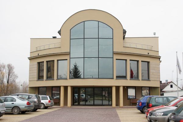 Bodenkonvektoren im neuen Hauptsitz von KSWP Końskie / Polen